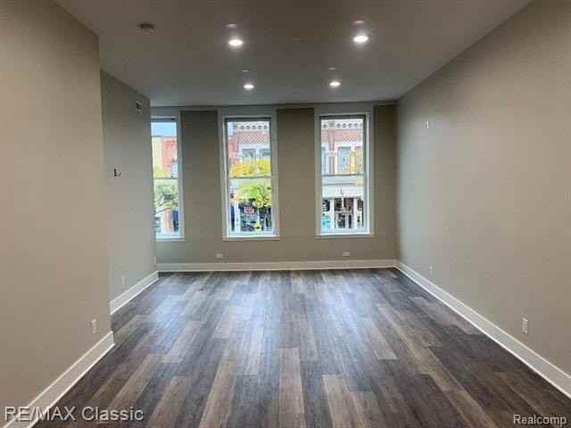 109 - 2 W GRAND RIVER Avenue - Photo 2 of 13