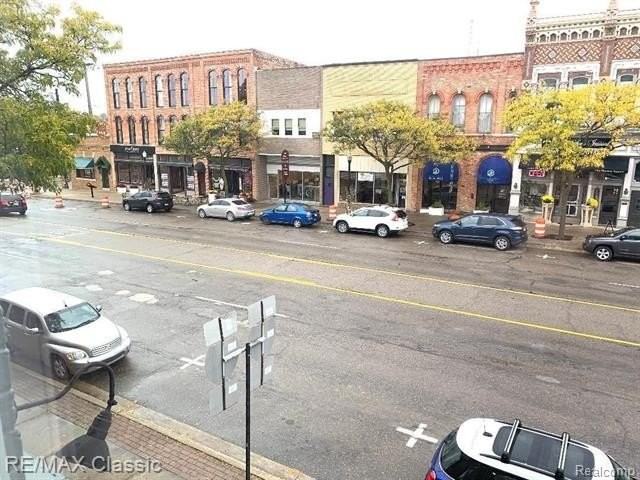 109 - 2 W GRAND RIVER Avenue - Photo 5 of 13