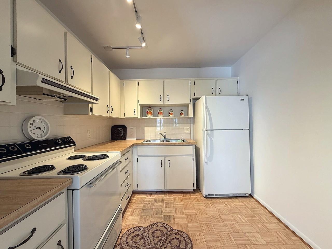500 1st Ave S #203 - Photo 2 of 10