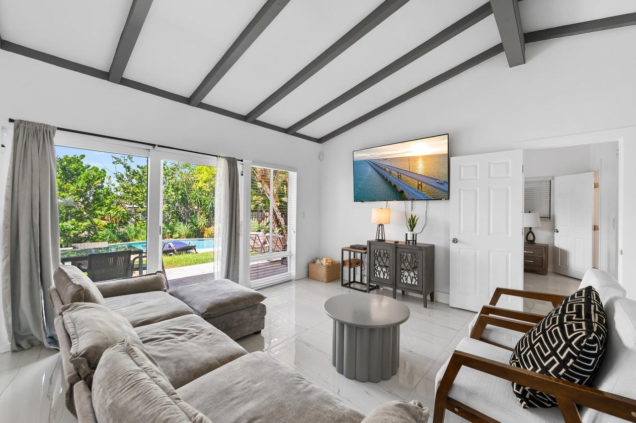 2531 Key Largo Ln - Photo 6 of 48