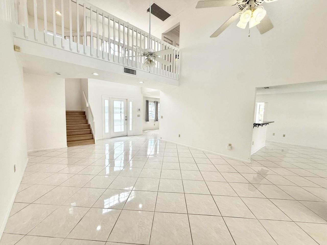 10579 Pebble Cove Ln - Photo 3 of 38