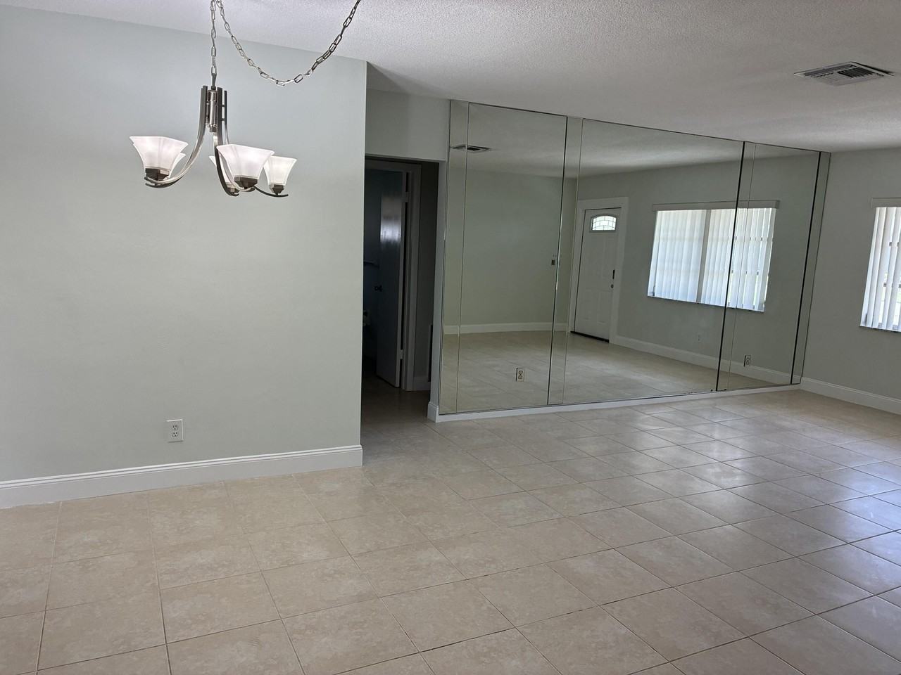 9505 Nw 73rd St - Photo 3 of 16