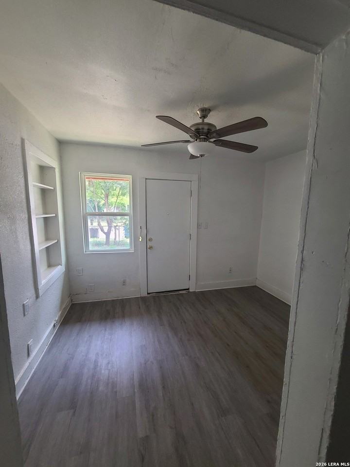 869 Crystal - Photo 2 of 6