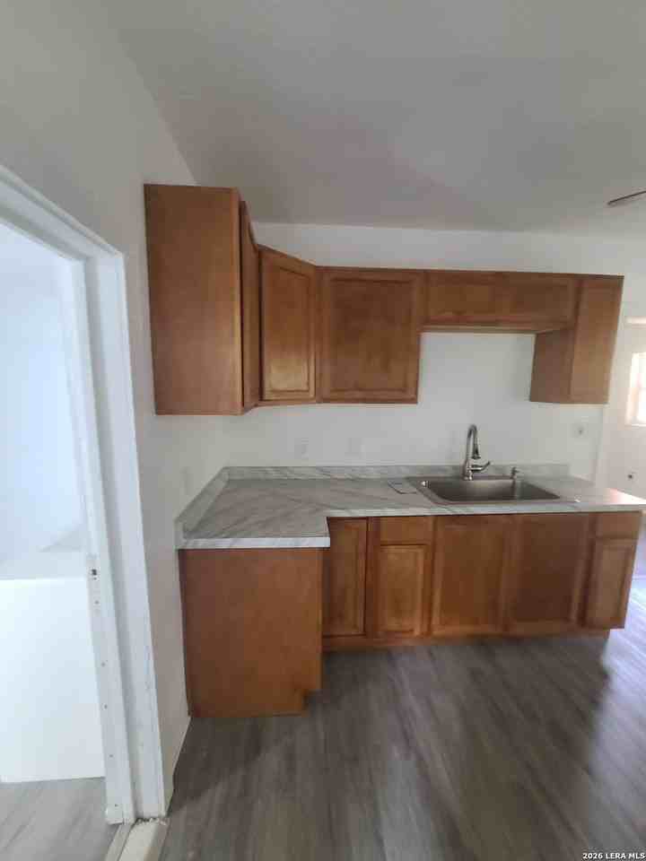 869 Crystal - Photo 3 of 6