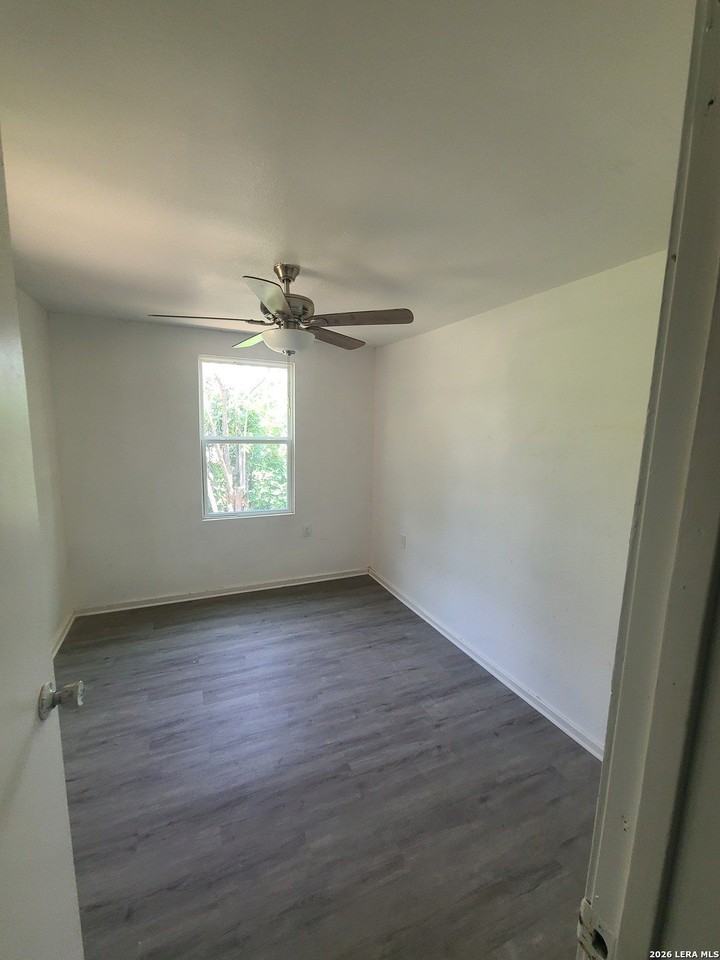 869 Crystal - Photo 5 of 6