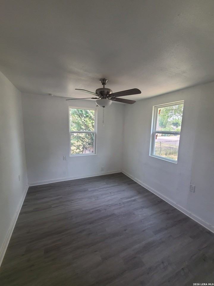 869 Crystal - Photo 6 of 6