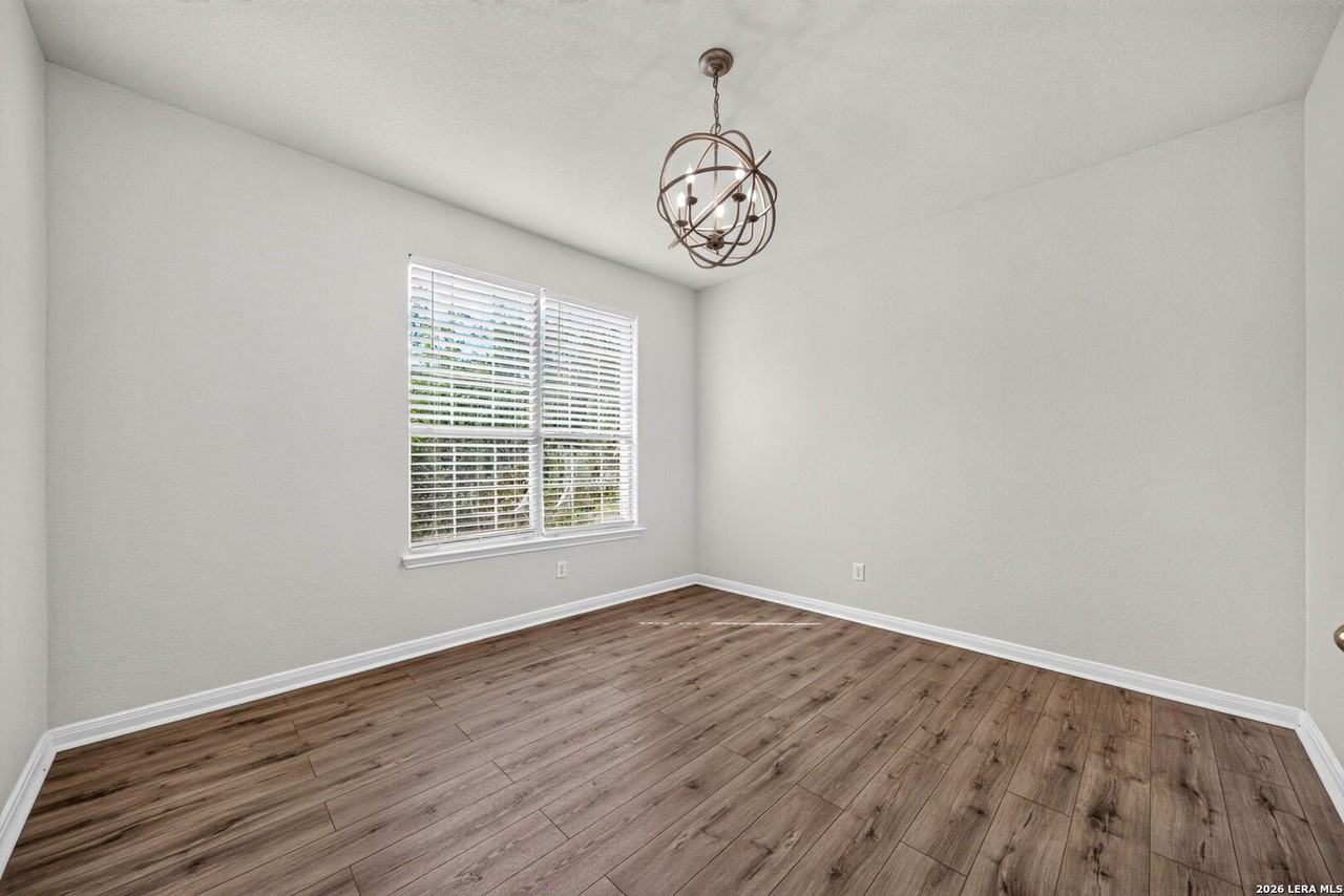 20614 Cliff Park - Photo 6 of 33