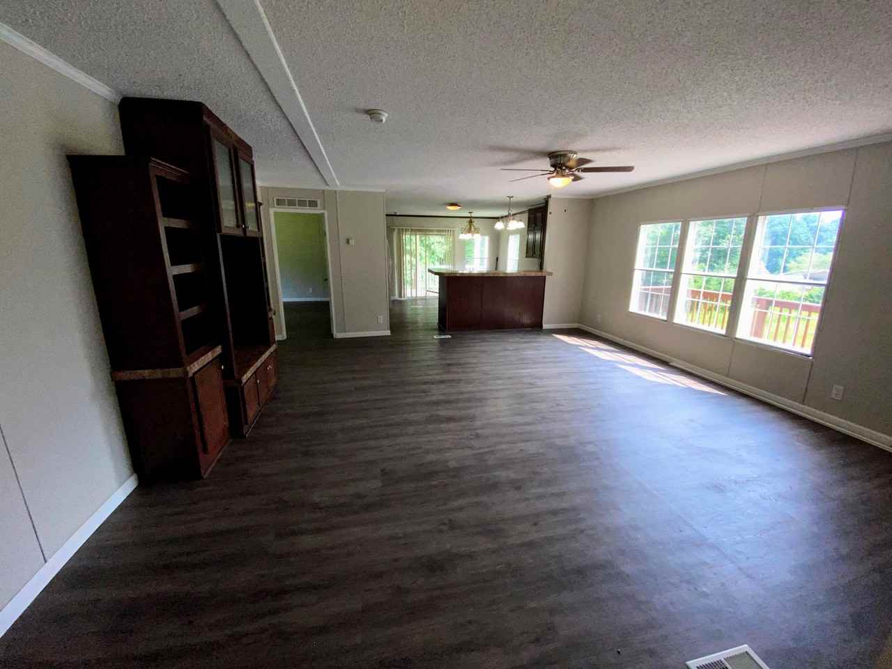 1257 Marlow Dr - Photo 4 of 16
