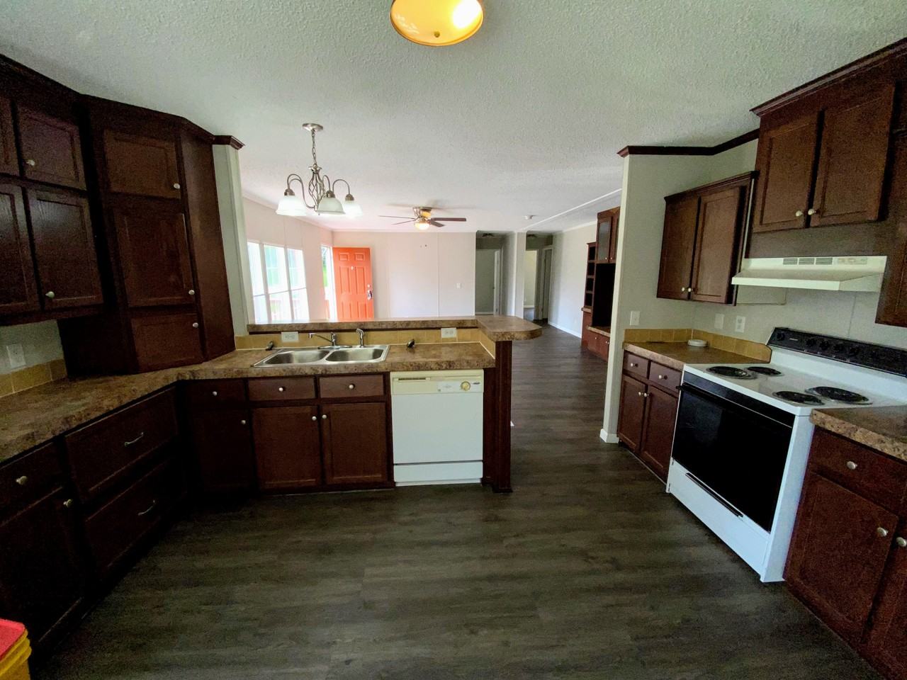 1257 Marlow Dr - Photo 5 of 16