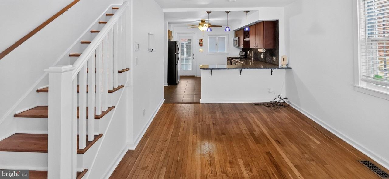 1400 Berry St - Photo 5 of 29