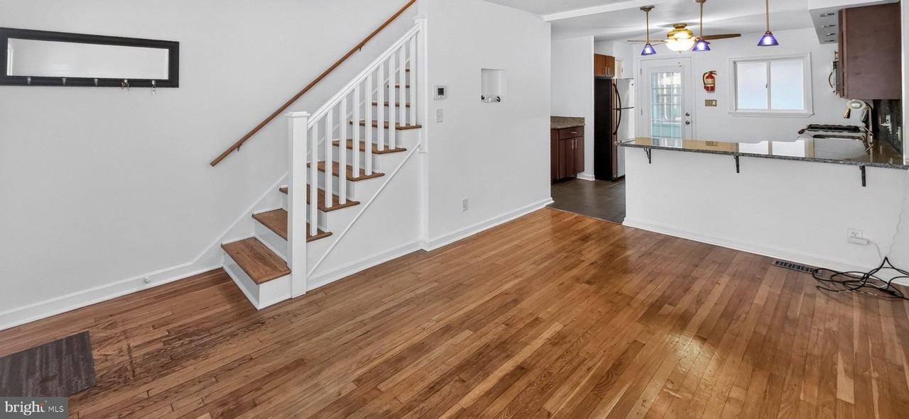 1400 Berry St - Photo 6 of 29