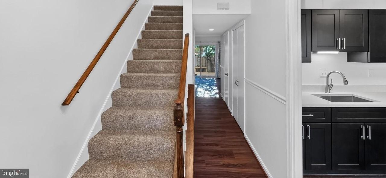 9208 Weathervane Pl - Photo 6 of 37