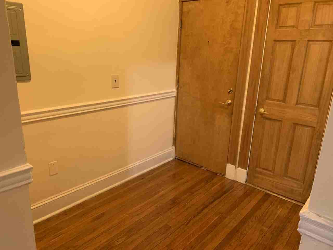 360 Riverway #4 - Photo 5 of 9