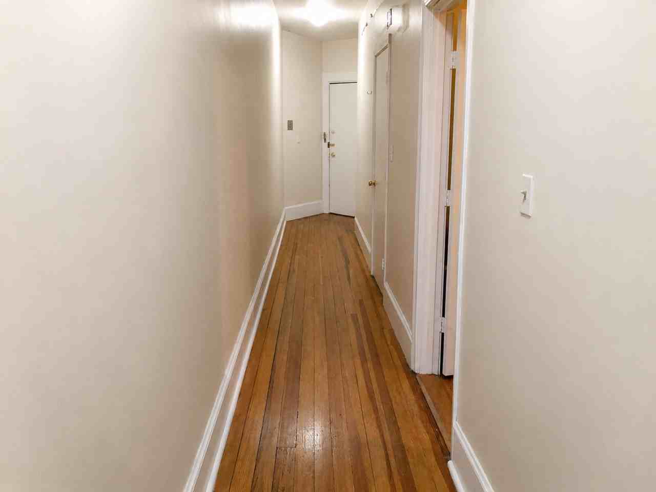 132 Oxford St #11 - Photo 5 of 6