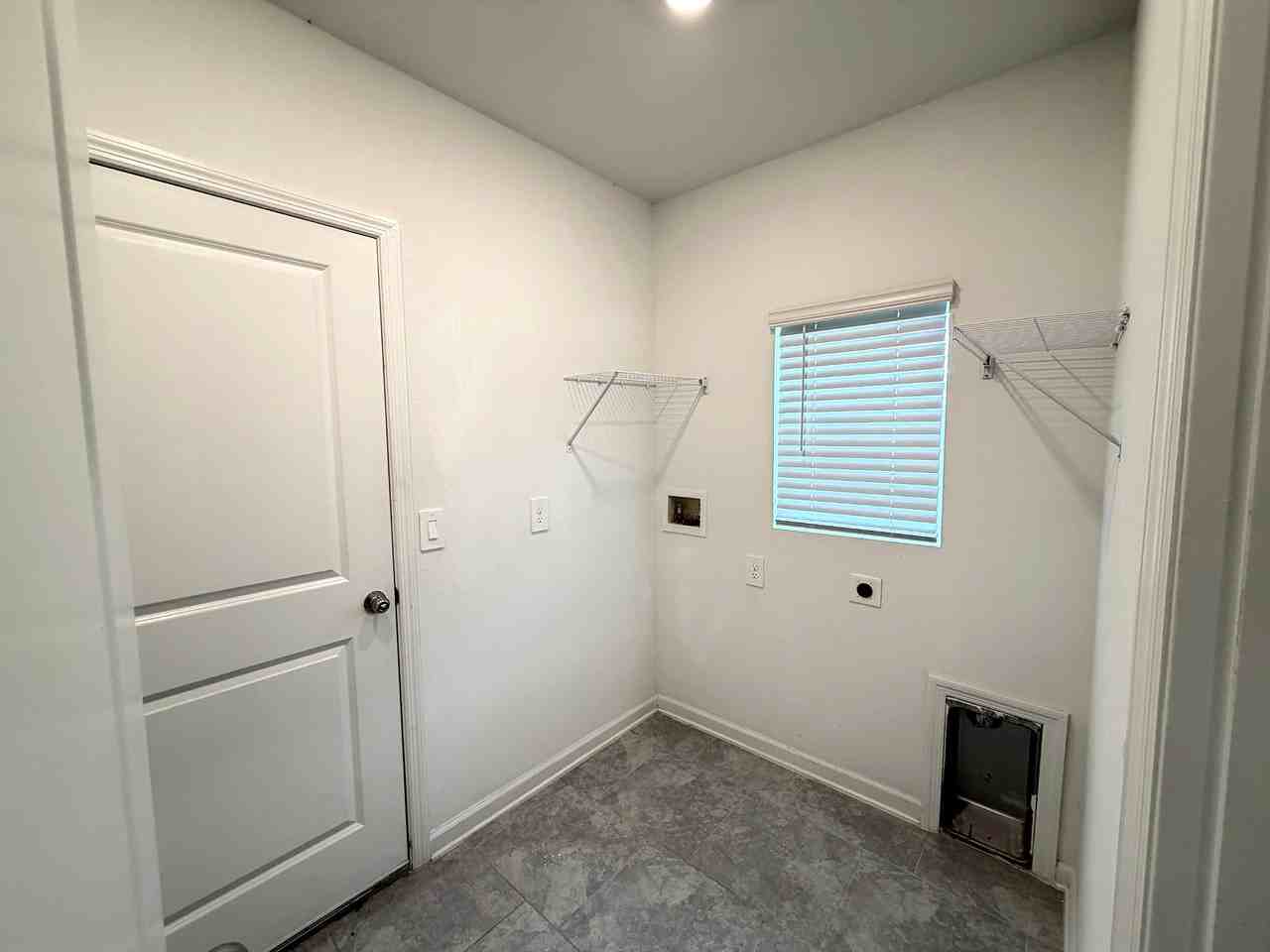 1497 Cumberland Ave - Photo 2 of 15