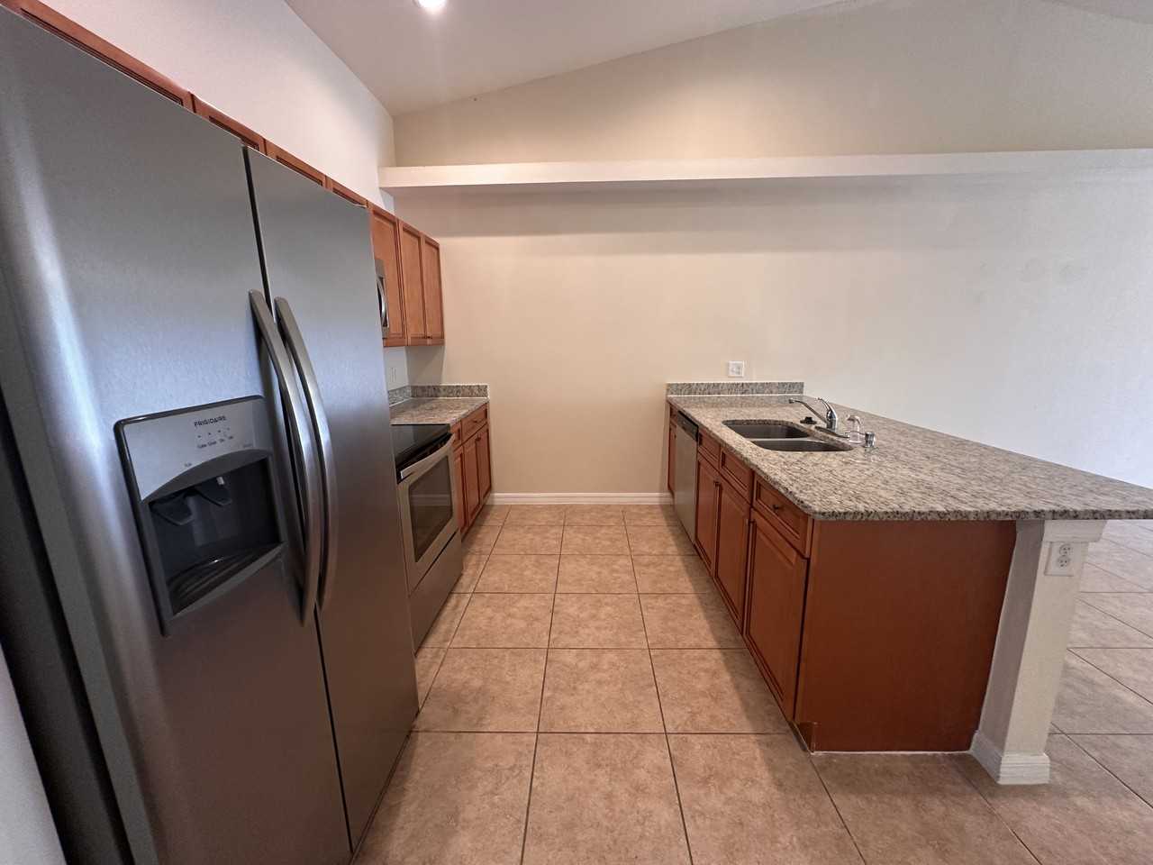 704 Se 4th Ter - Photo 3 of 18