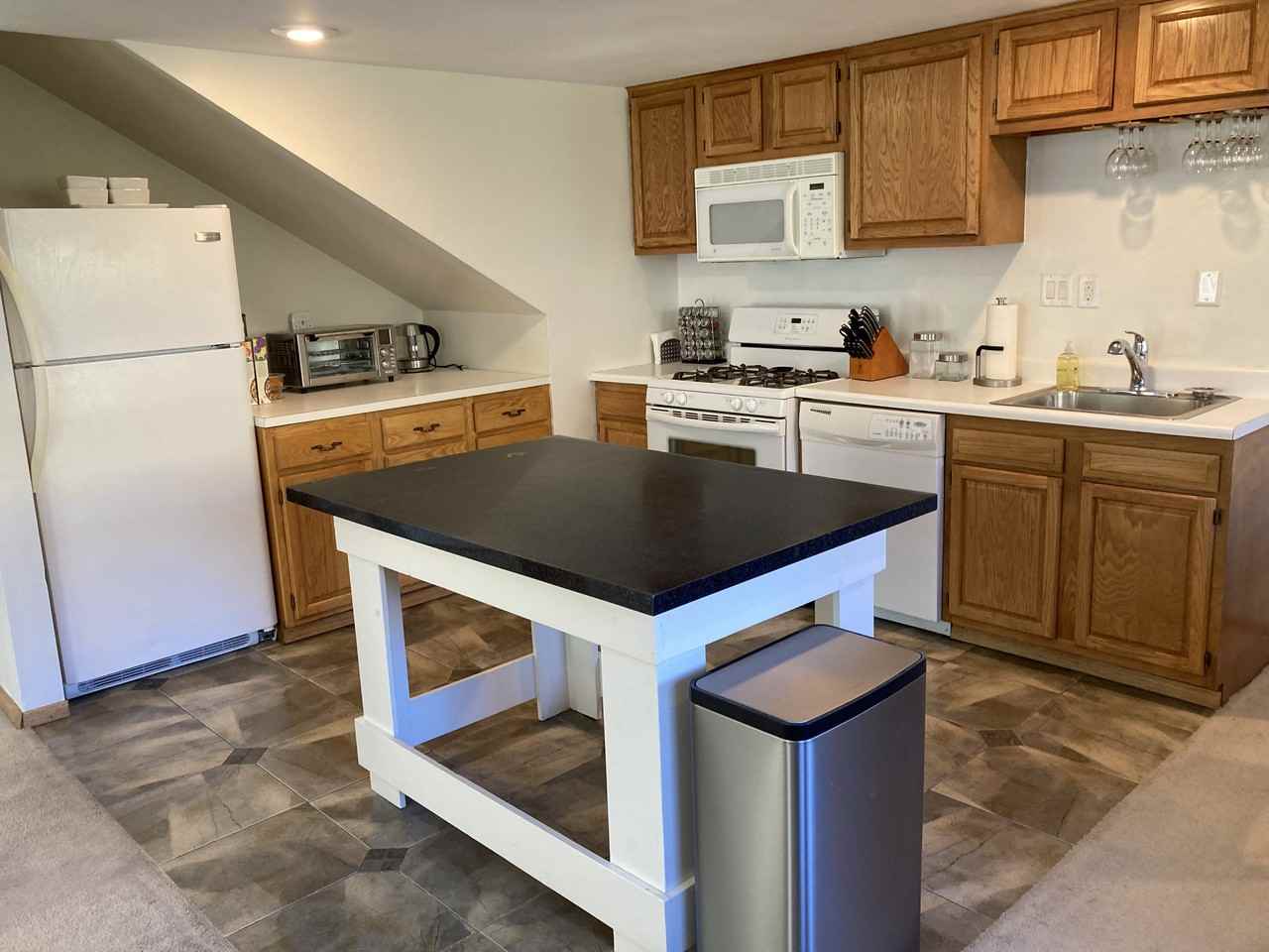 2572 Arosa Dr - Photo 4 of 8