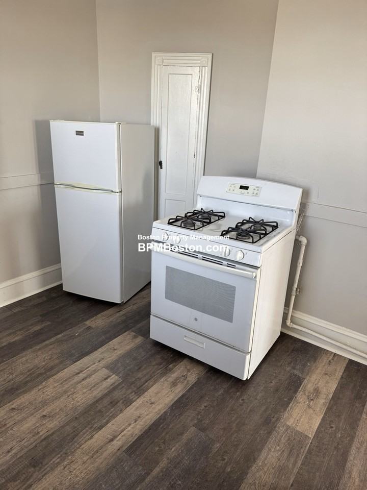 78 Washington Ave #5 - Photo 3 of 7