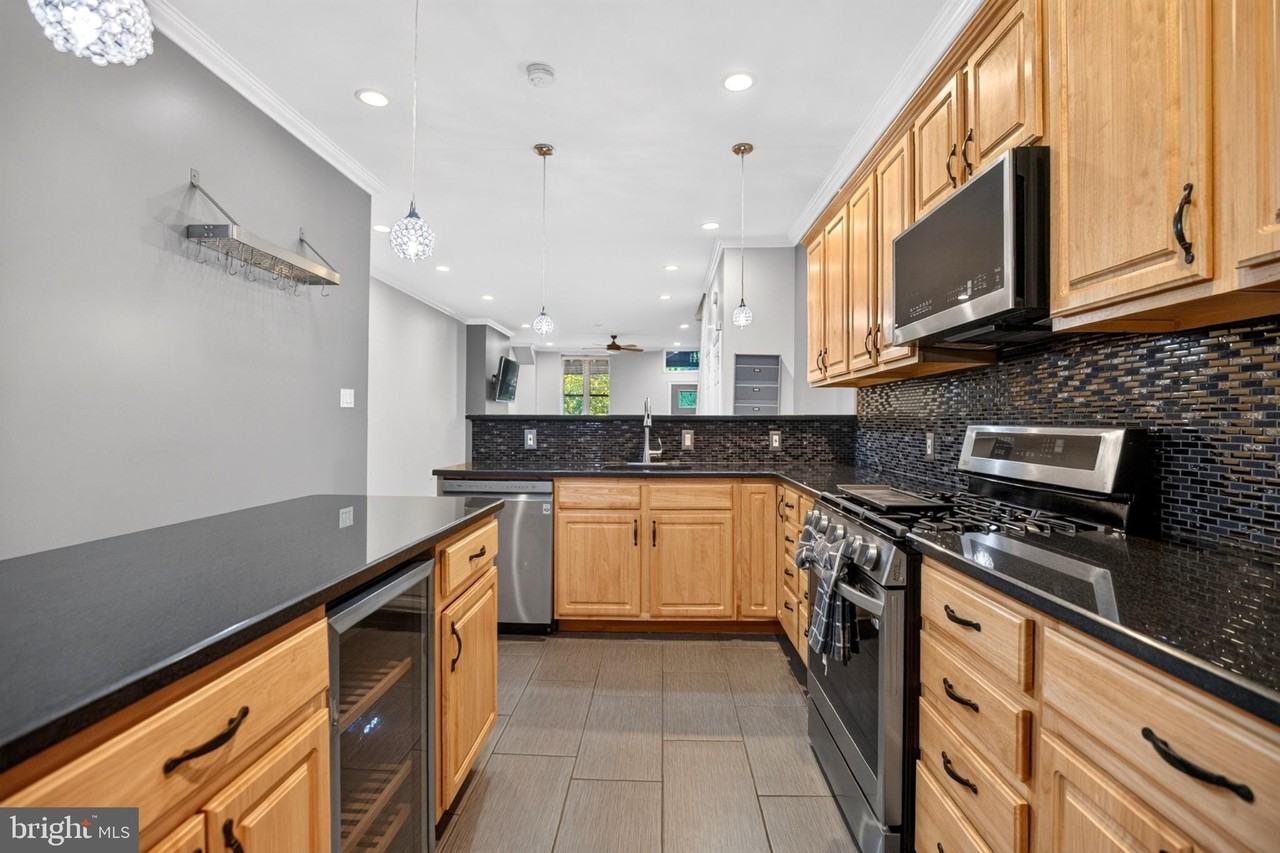 4145 Cambridge St - Photo 6 of 13