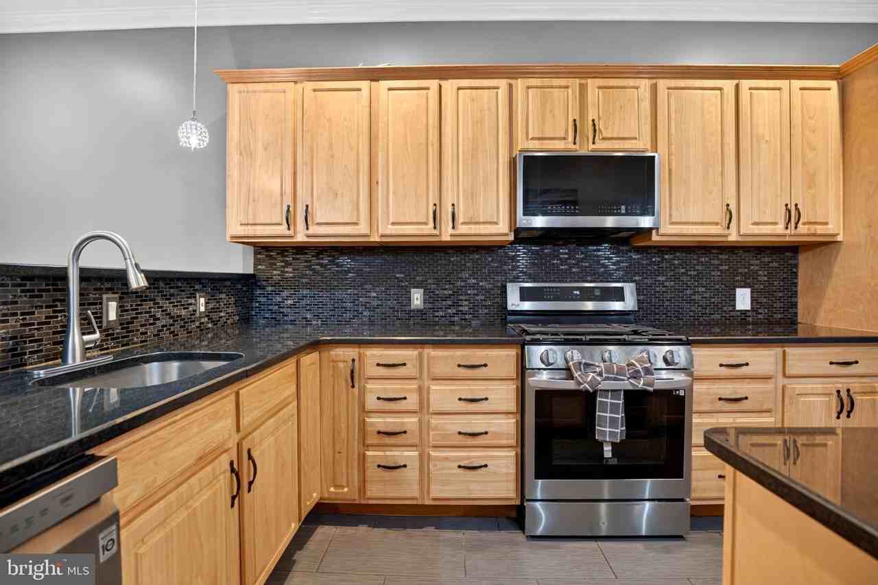 4145 Cambridge St - Photo 7 of 13