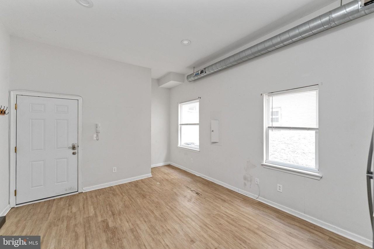 1305 N 15th St #D - Photo 5 of 5