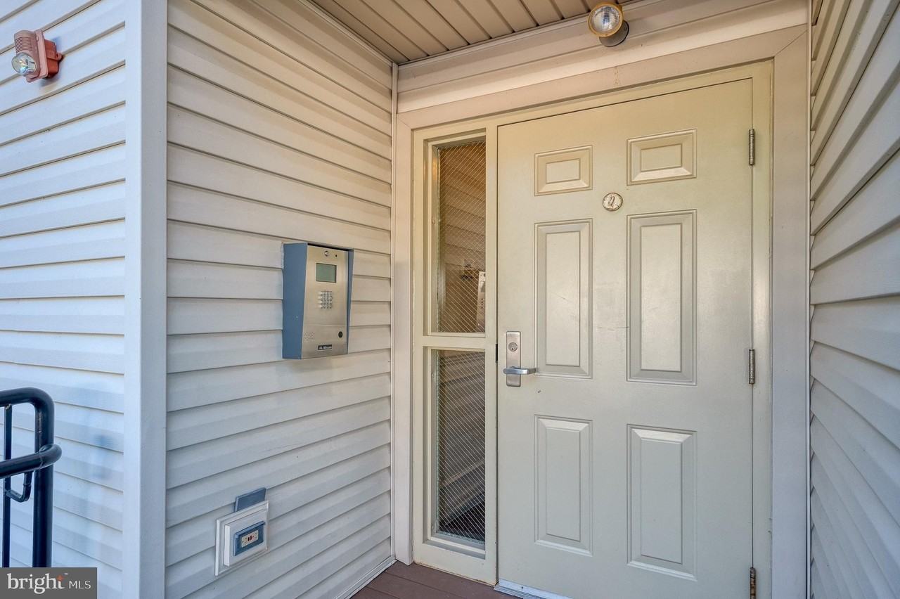 244 N 2nd St #L - Photo 3 of 33