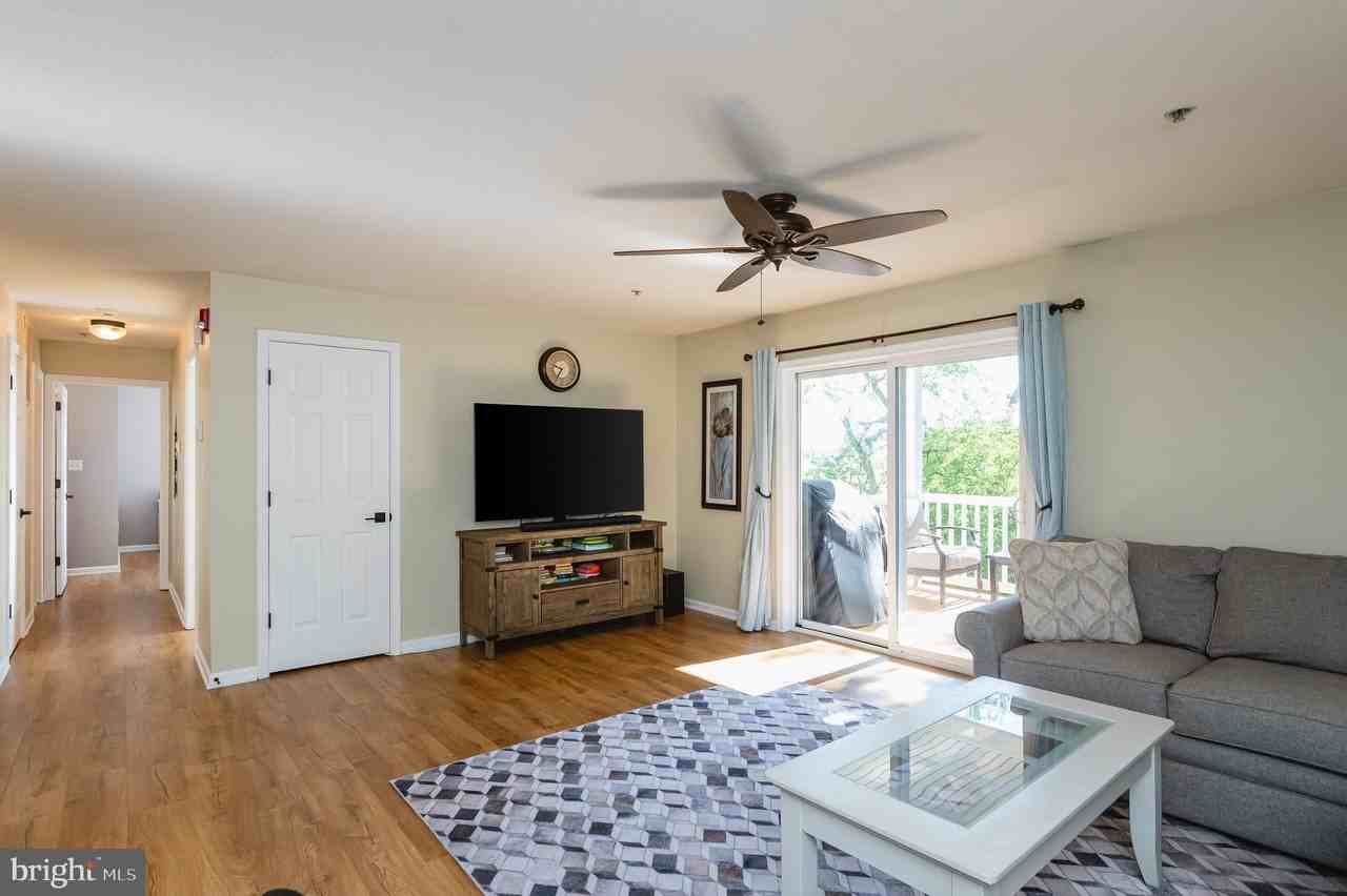 244 N 2nd St #L - Photo 5 of 33