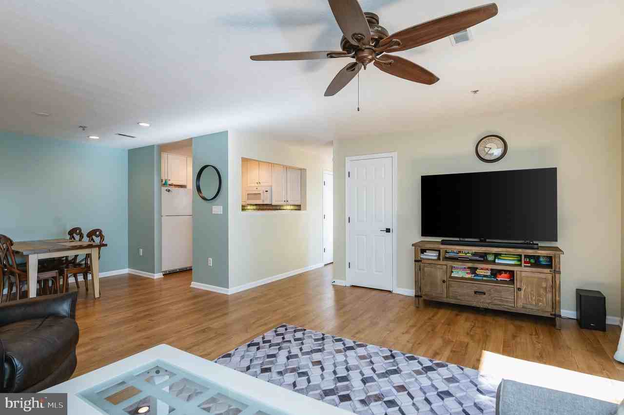 244 N 2nd St #L - Photo 7 of 33