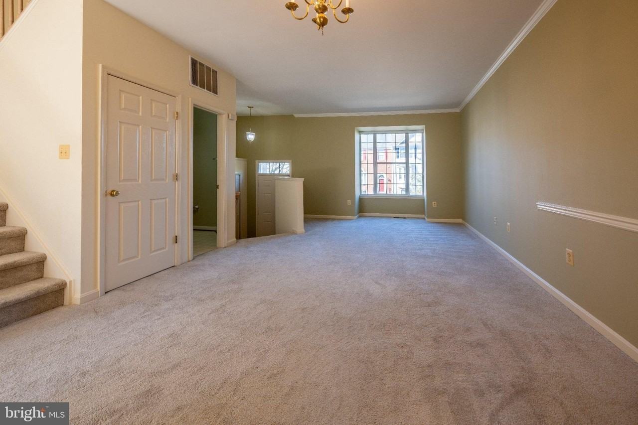 47679 Comer Sq - Photo 3 of 22