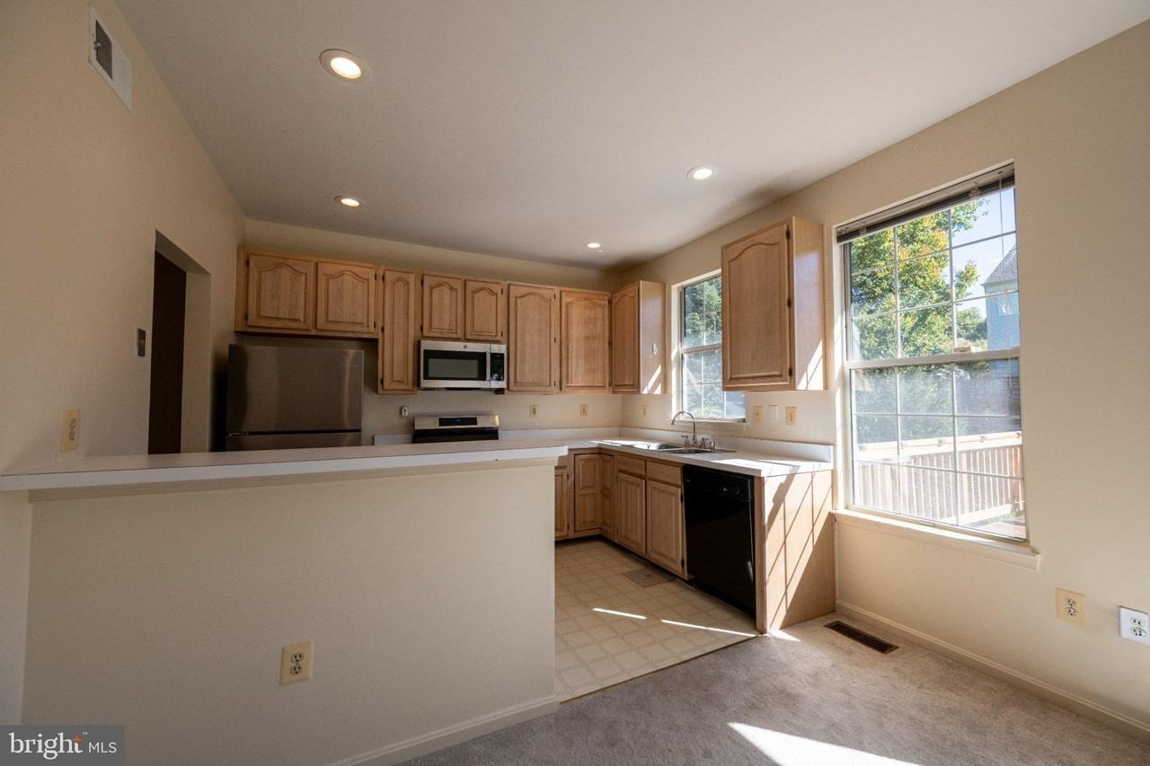 47679 Comer Sq - Photo 7 of 22