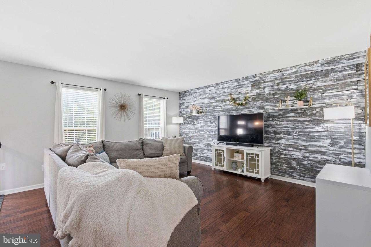 43455 Postrail Sq - Photo 5 of 35