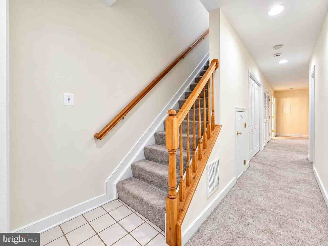 13036 Taxi Dr - Photo 4 of 45