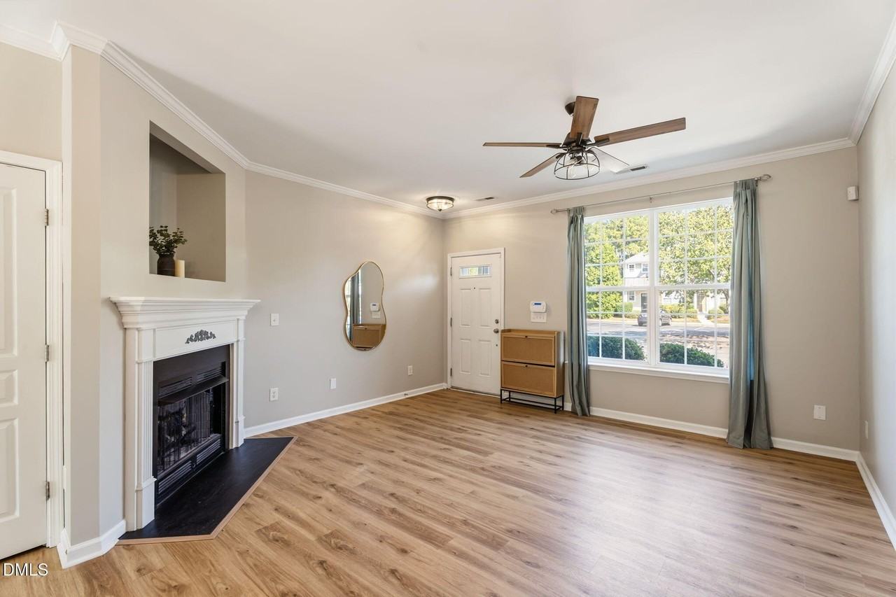3565 Sugar Tree Pl - Photo 4 of 32