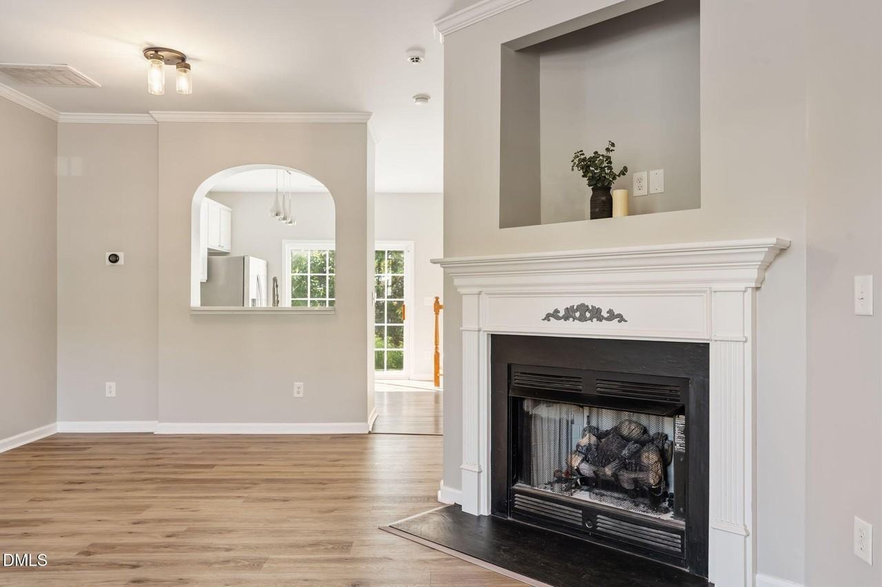 3565 Sugar Tree Pl - Photo 6 of 32