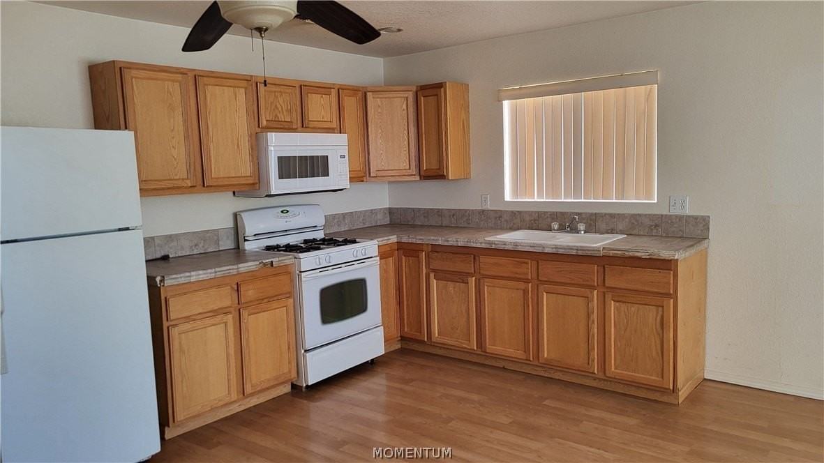 7833 S Mallard St - Photo 2 of 18