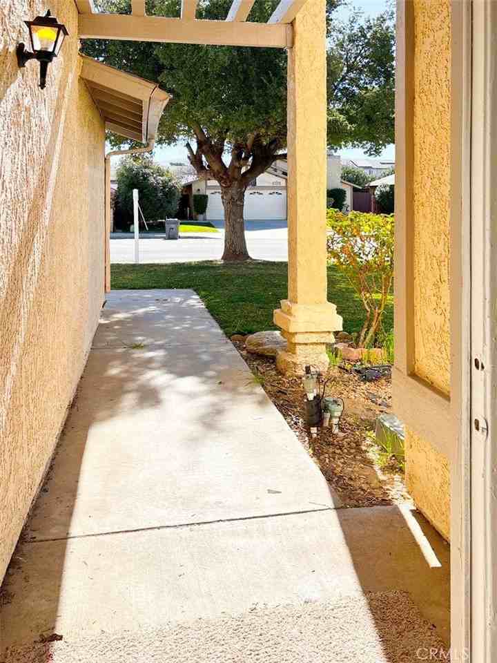 4745 Karling Pl - Photo 5 of 28