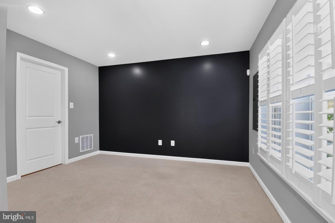 2922 Pinebrook Rd - Photo 6 of 47