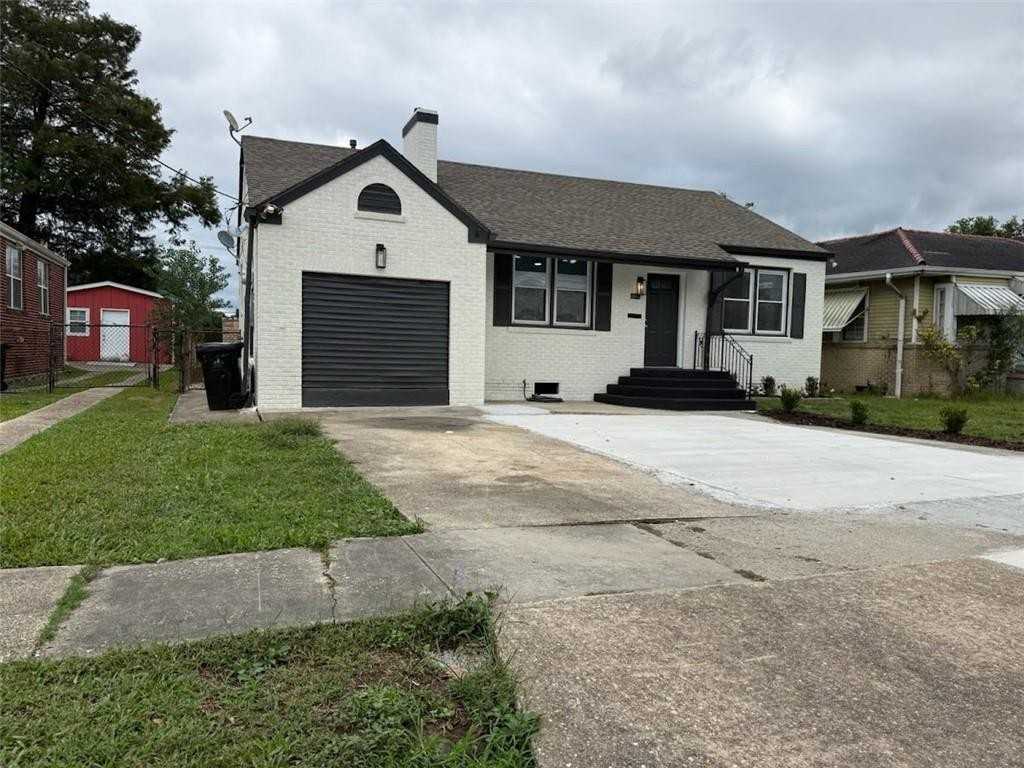 5779 Vermillion Blvd - Photo 3 of 19