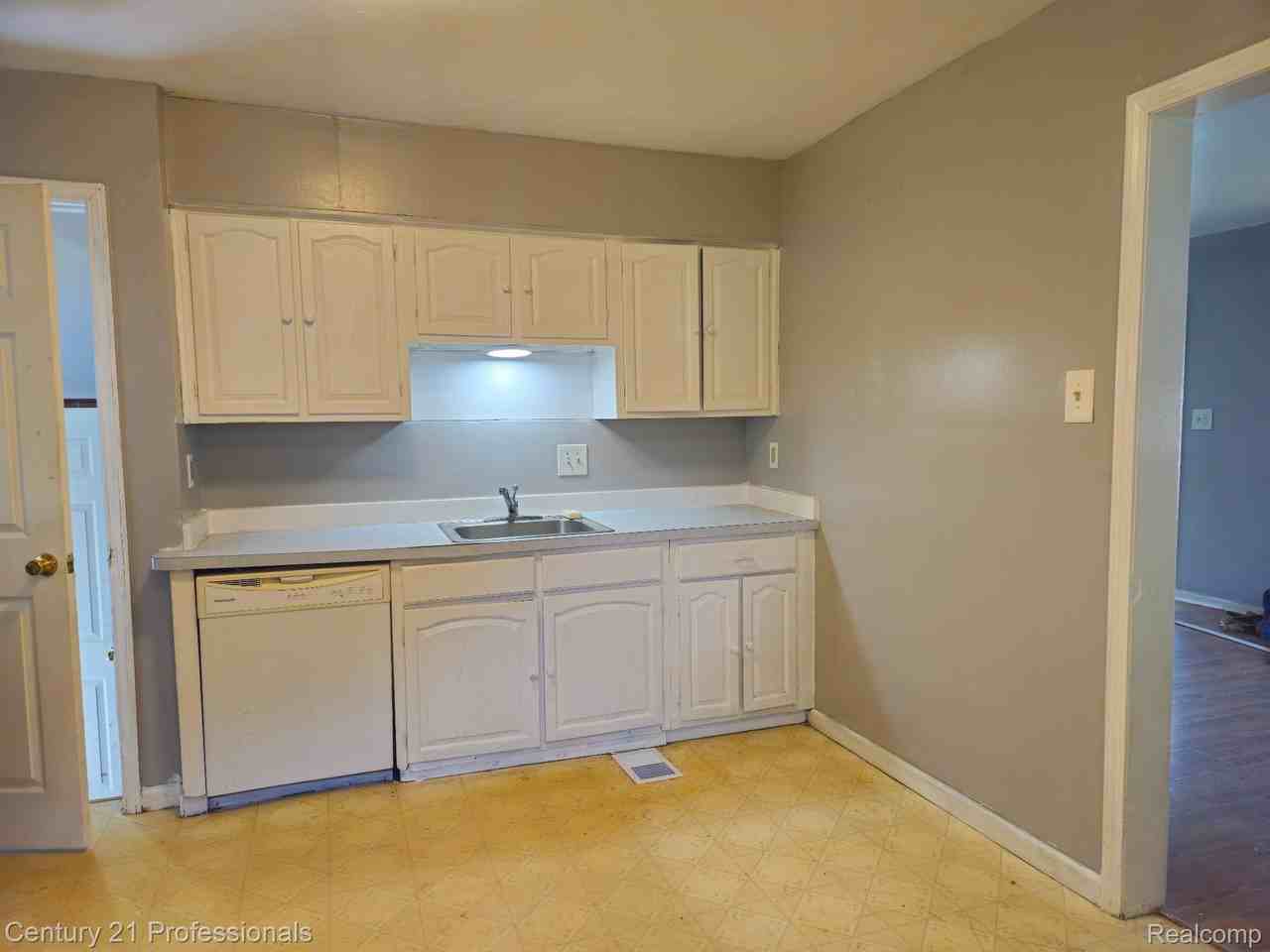 32147 Annapolis St - Photo 4 of 10