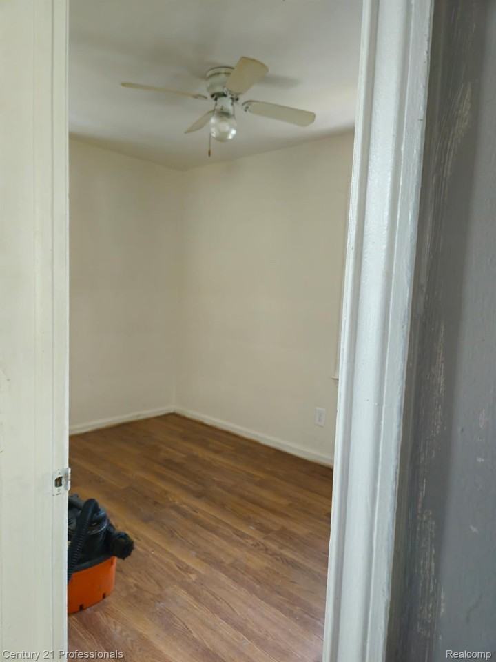 32147 Annapolis St - Photo 6 of 10