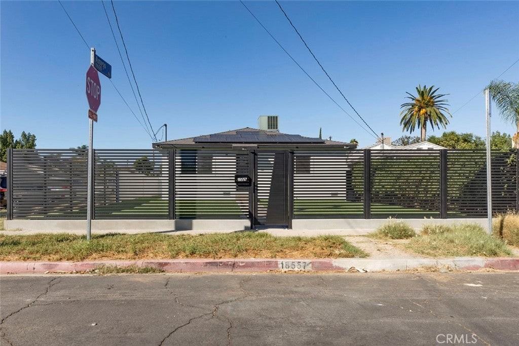 18557 Napa St - Photo 3 of 29