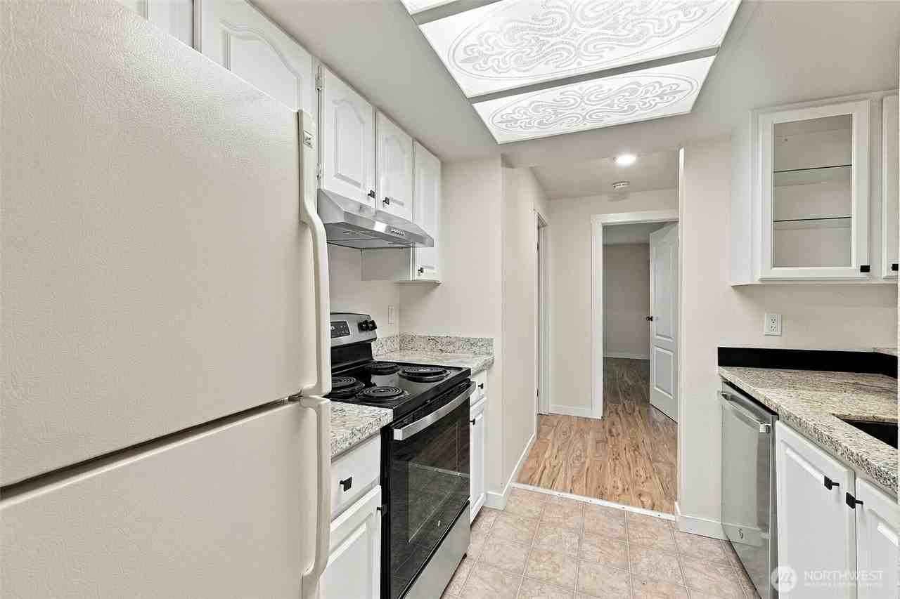 14405 Ne 32nd St - Photo 3 of 16