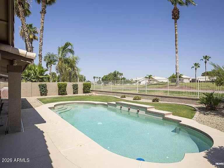 6322 W Potter Dr - Photo 3 of 15