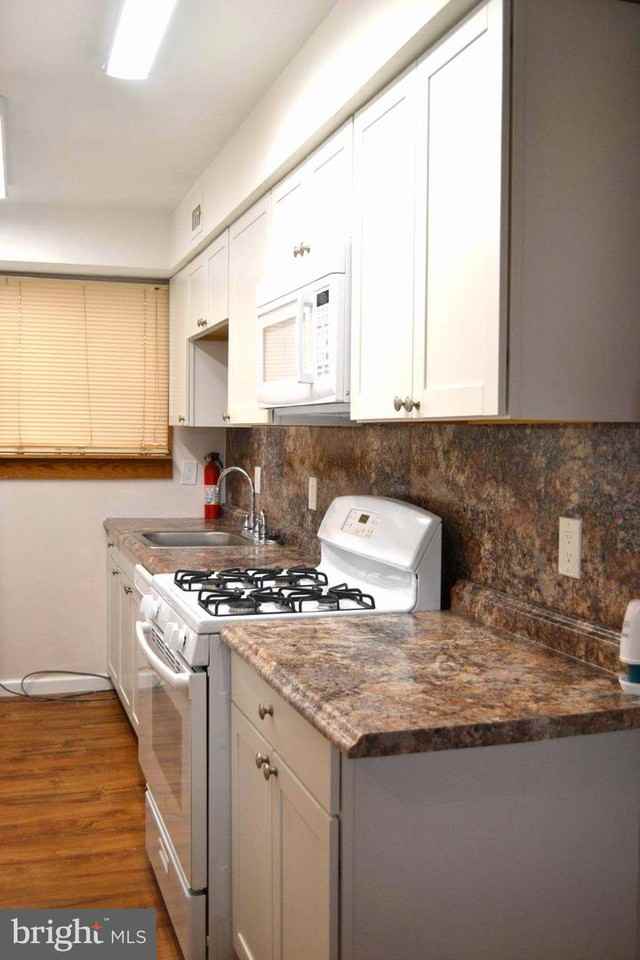 122 Centre Ave Ave - Photo 3 of 17