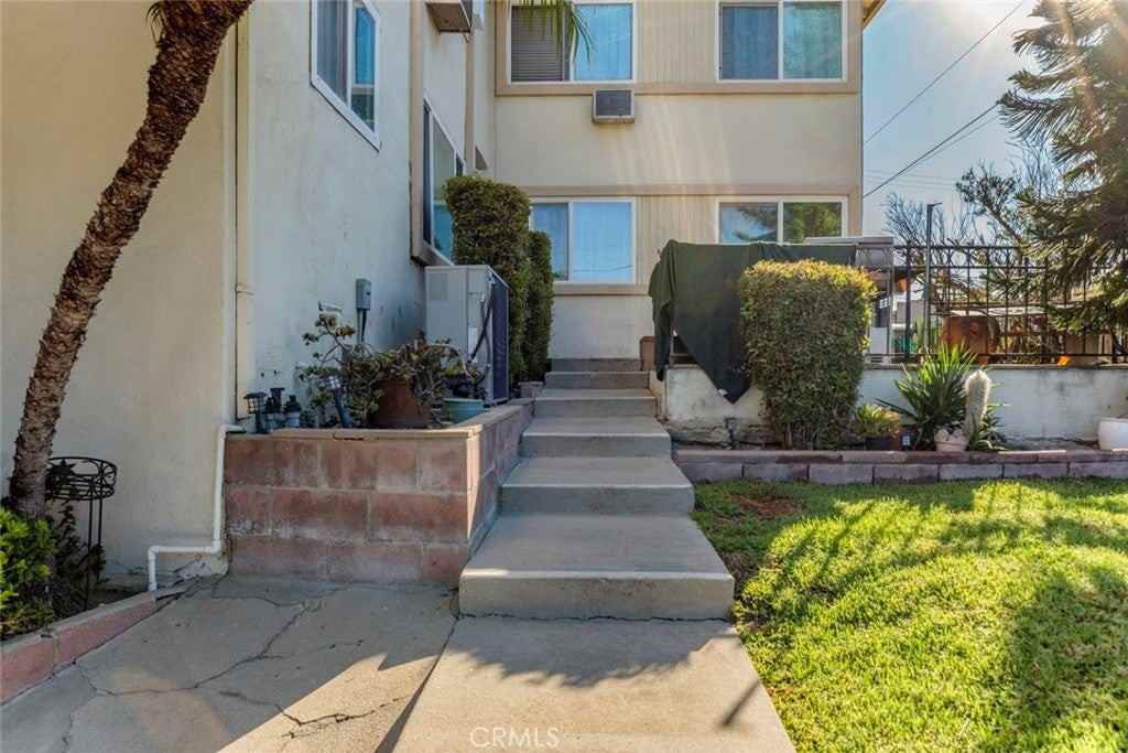 10204 Tujunga Canyon Blvd - Photo 3 of 21