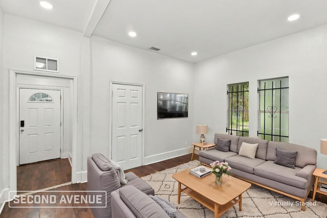 1431 W 21st St - Photo 3 of 20