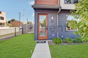featured image of 4204 San Jacinto St #107