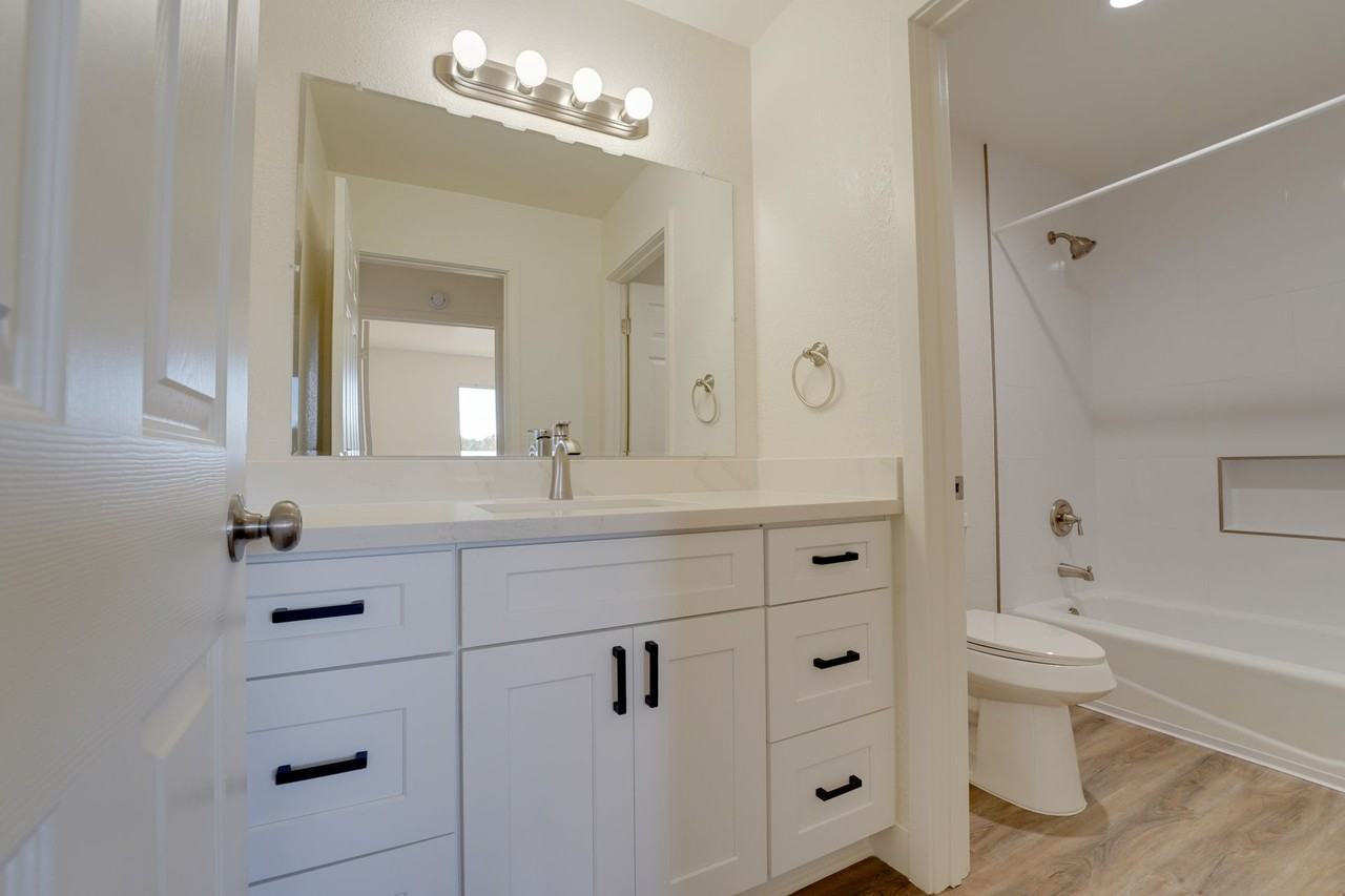 Sycamore Hills Village Apartments - Photo 4 of 37