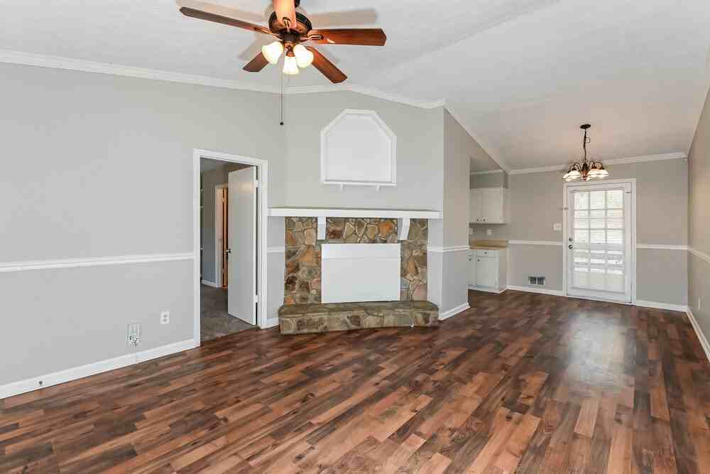 1789 Stratford Dr - Photo 4 of 16
