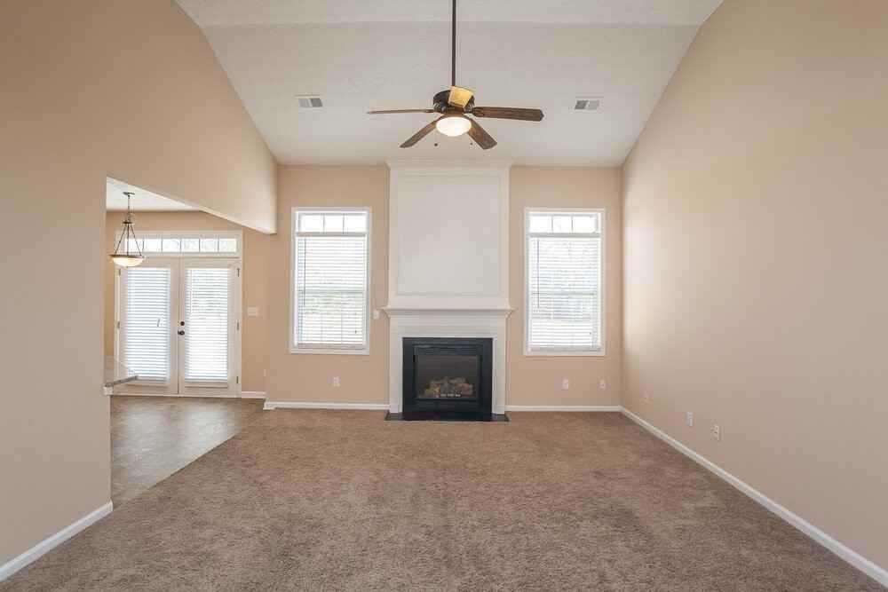 42 Lamborne Ct - Photo 3 of 14